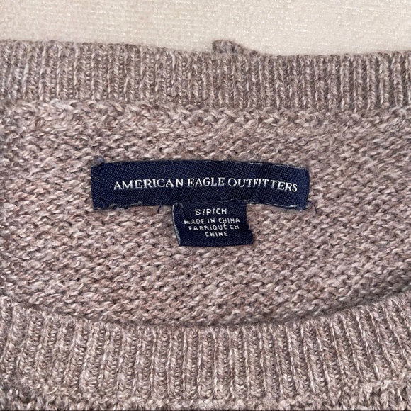 3/$25!! AE oversized sweater - Picture 6 of 8